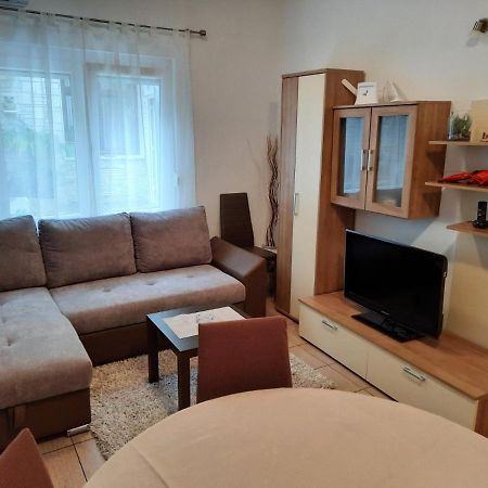 App Vito Apartment Selce Bagian luar foto