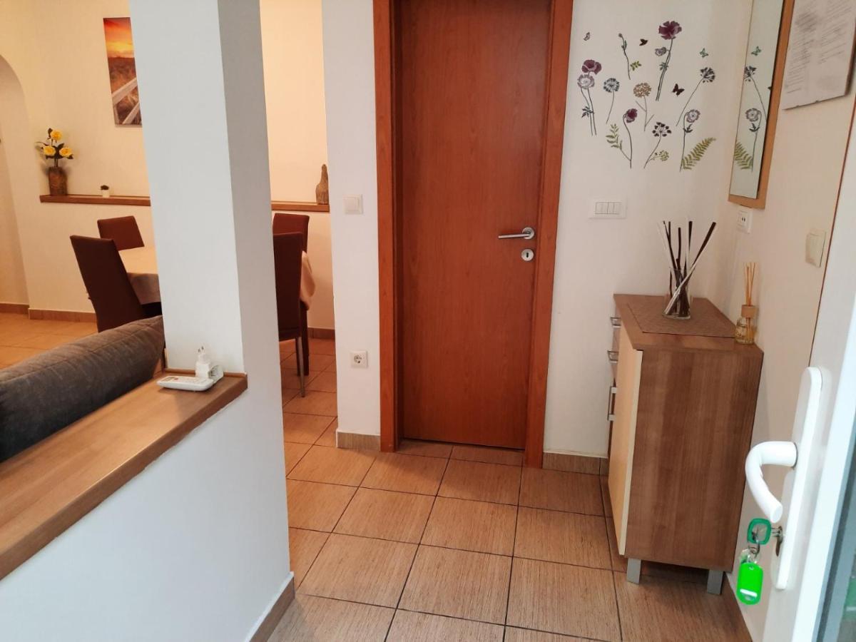 App Vito Apartment Selce Bagian luar foto