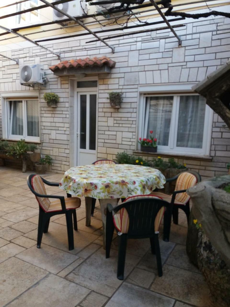 App Vito Apartment Selce Bagian luar foto