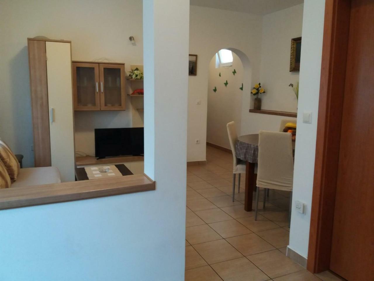 App Vito Apartment Selce Bagian luar foto