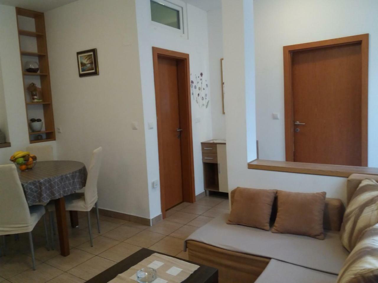 App Vito Apartment Selce Bagian luar foto